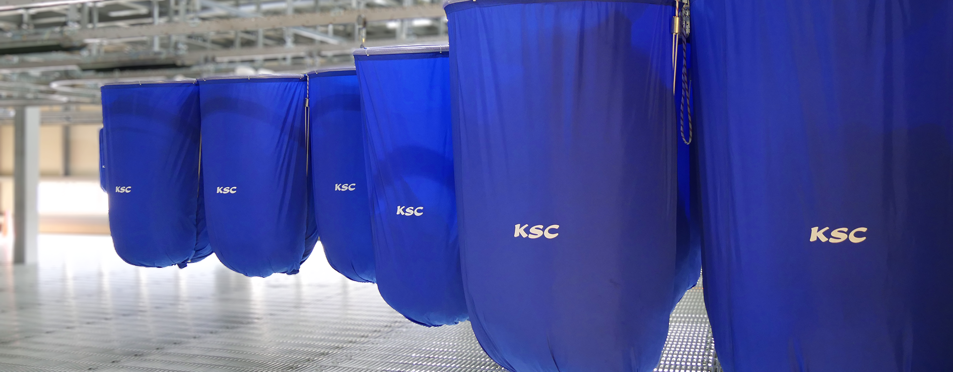 リネンサプライ工場の合理化、省人化、コスト削減に役立つKSCバッグシステムNOVAのソイルドシステムを紹介します。
